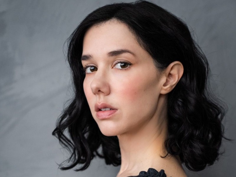 E 60: Erica Dasher on Starring in Peacock’s The Burbs and Life After Jane by Design | My Fame, Explained